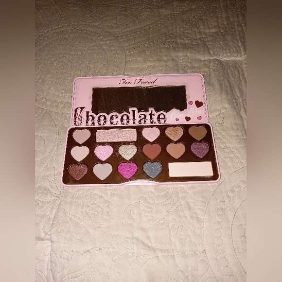 Too Faced Chocolate Bon Bons Eyeshadow Palette NWT - Picture 6 of 10